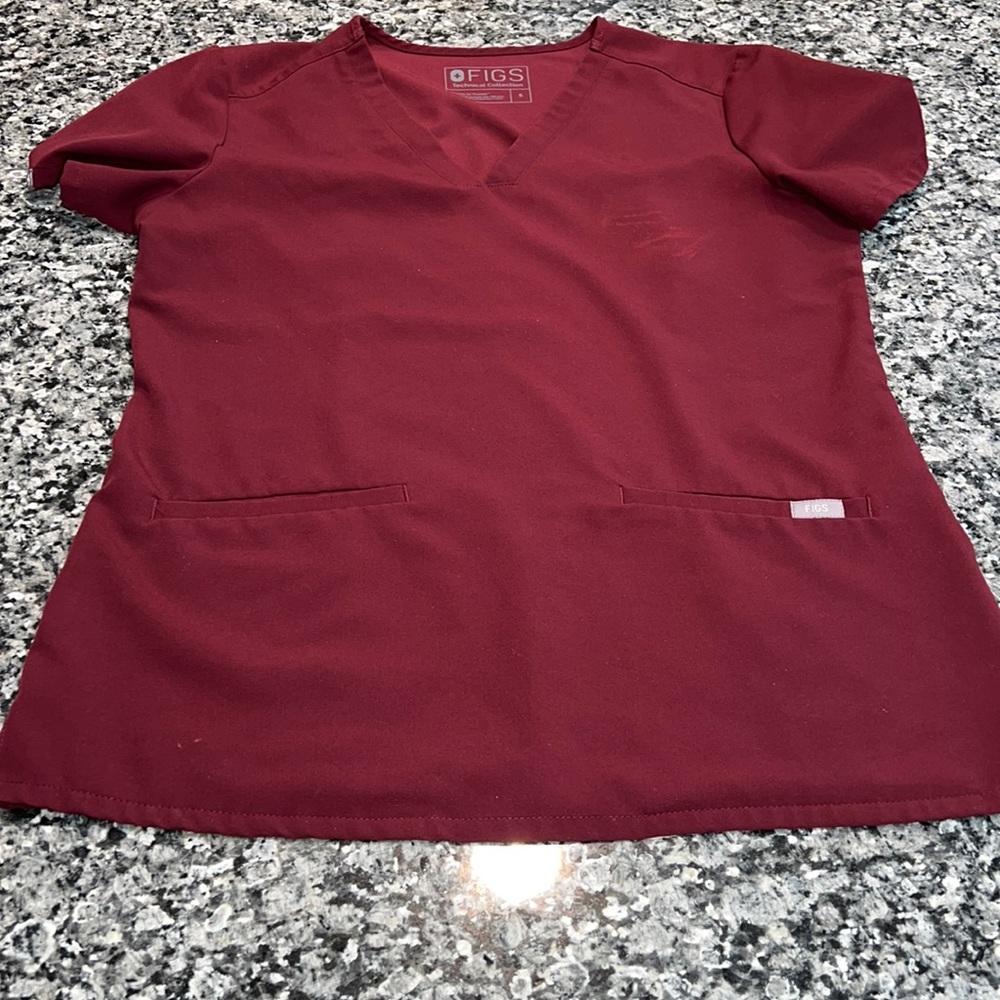 Figs casma three pocket top! Small maroon! Used!